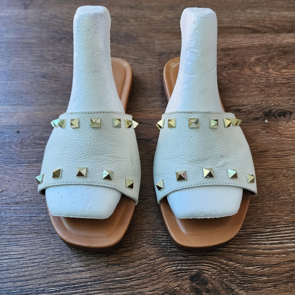 Leather sandals